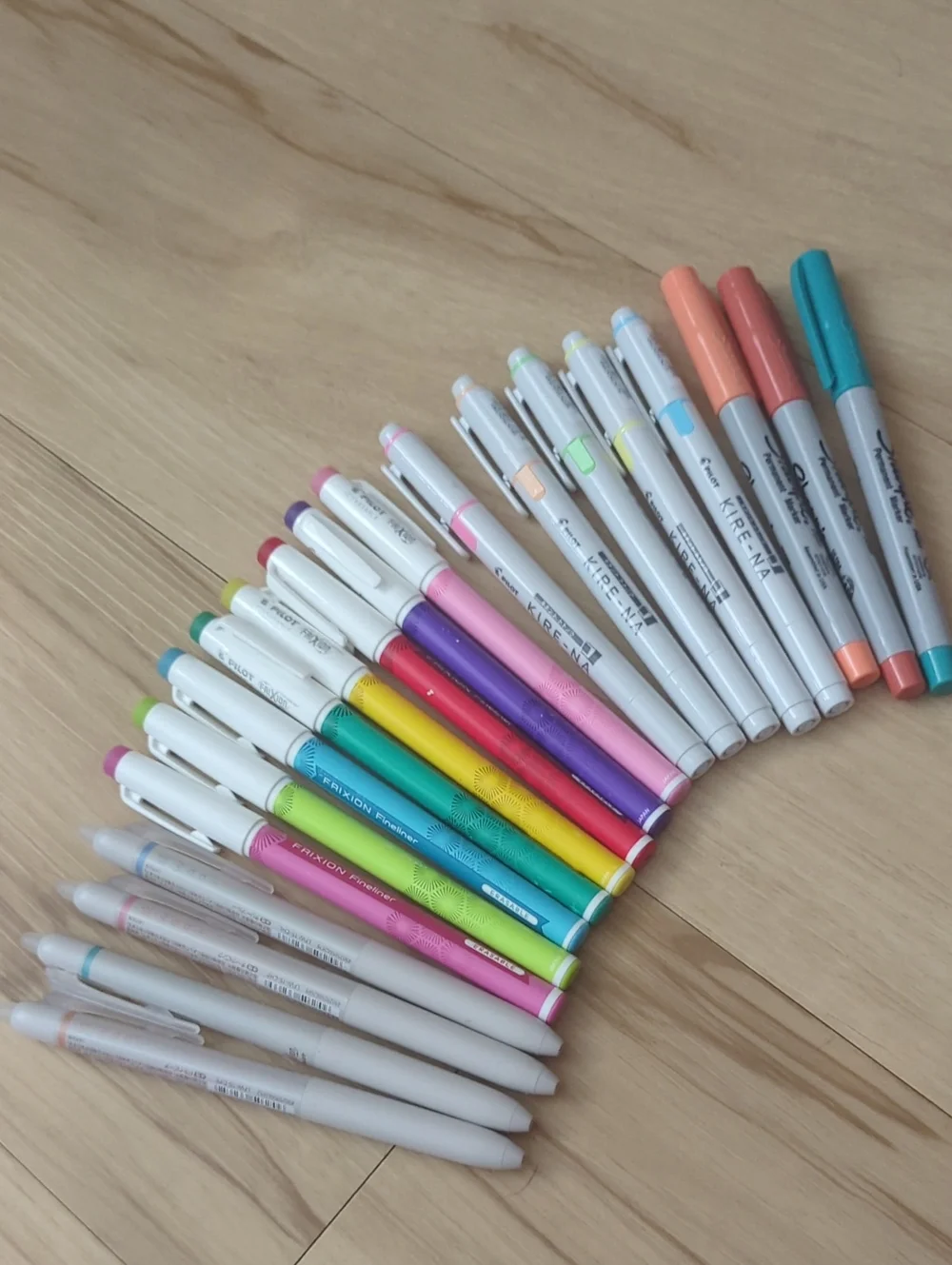 Mixed Lot Of 20 Writing Utensils